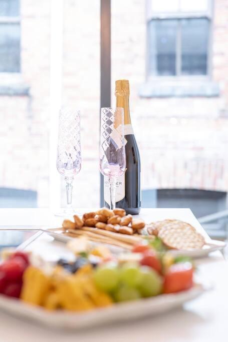 City Superhost: Luxury Deansgate Townhouse แมนเชสเตอร์ ภายนอก รูปภาพ