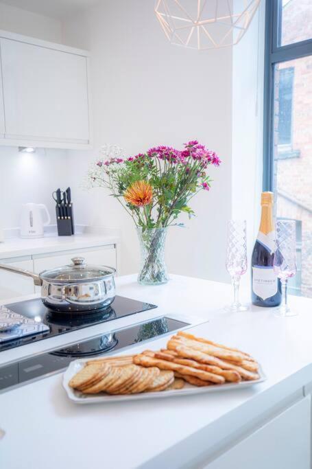 City Superhost: Luxury Deansgate Townhouse แมนเชสเตอร์ ภายนอก รูปภาพ