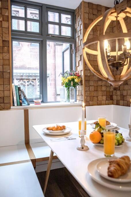 City Superhost: Luxury Deansgate Townhouse แมนเชสเตอร์ ภายนอก รูปภาพ